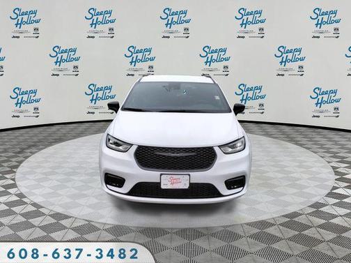 2026 Chrysler Pacifica L