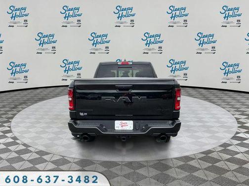 Diamond Black Crystal Pearlcoat 2025 RAM 1500 Big Horn/Lone Star