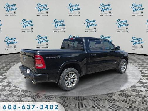 Diamond Black Crystal Pearlcoat 2022 RAM 1500 Laramie