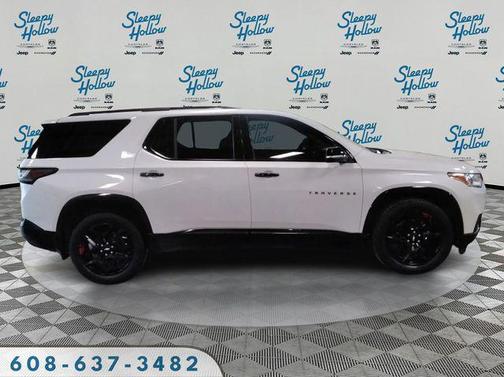 Iridescent Pearl Tricoat 2021 Chevrolet Traverse Premier