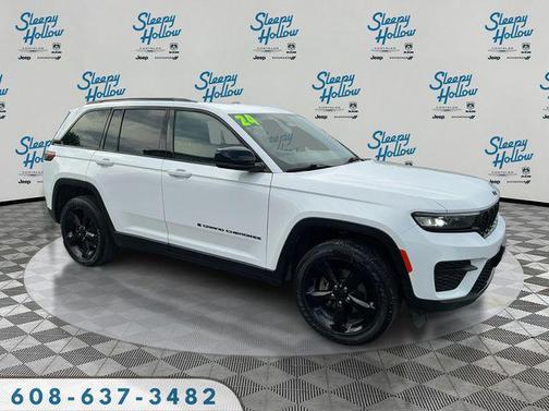 Bright White Clearcoat 2024 Jeep Grand Cherokee Altitude