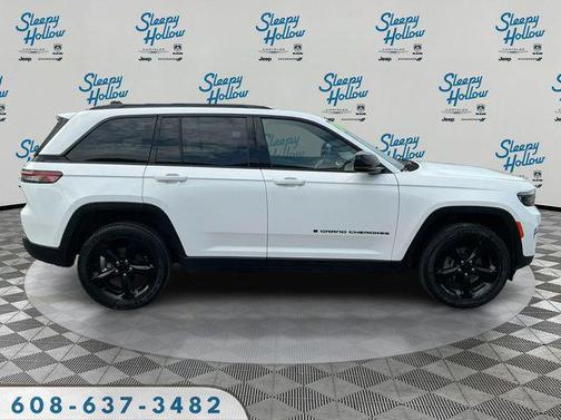 Bright White Clearcoat 2024 Jeep Grand Cherokee Altitude