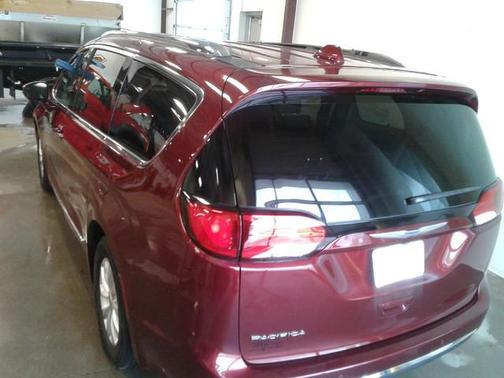 2018 Chrysler Pacifica Touring-L