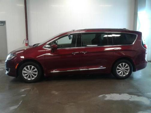 2018 Chrysler Pacifica Touring-L
