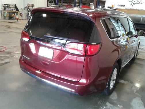 2018 Chrysler Pacifica Touring-L