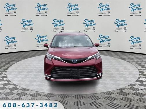 2022 Toyota Sienna XLE 7 Passenger