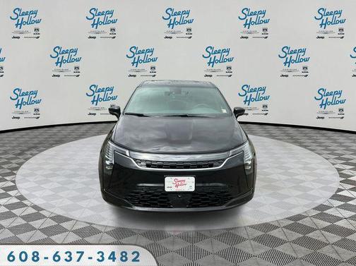 Diamond Black Crystal Pearlcoat 2027 Chrysler Pacifica Limited