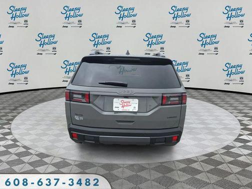 Sting-Gray Clearcoat 2026 Jeep Cherokee Laredo 4x4