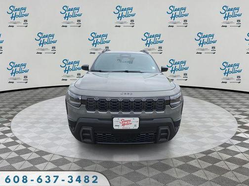 Sting-Gray Clearcoat 2026 Jeep Cherokee Laredo 4x4