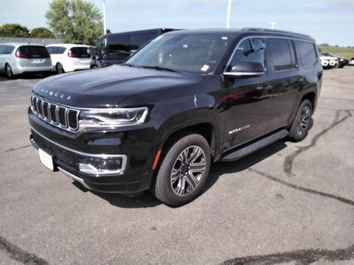 Diamond Black Crystal Pearlcoat 2024 Jeep Wagoneer Series II 4x4