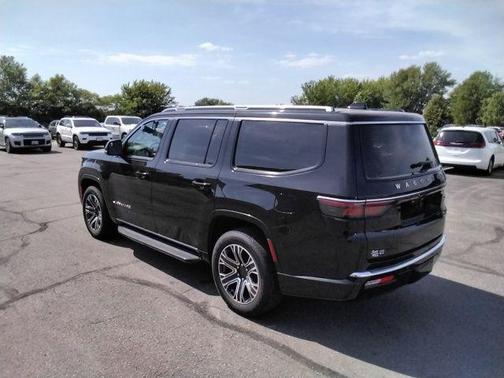 Diamond Black Crystal Pearlcoat 2024 Jeep Wagoneer Series II 4x4