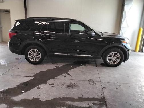 Agate Black Metallic 2021 Ford Explorer XLT