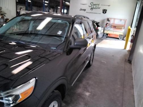 Agate Black Metallic 2021 Ford Explorer XLT