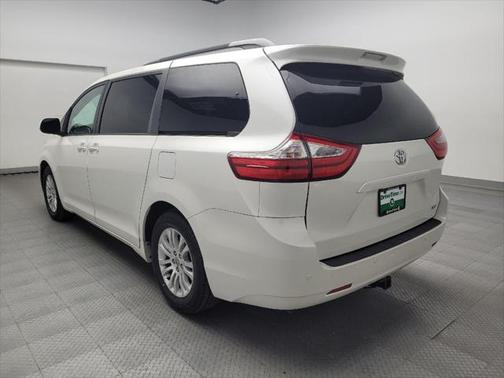 2017 Toyota Sienna XLE Premium