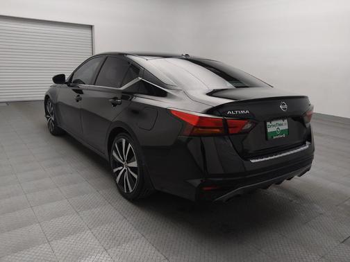 2022 Nissan Altima SR FWD