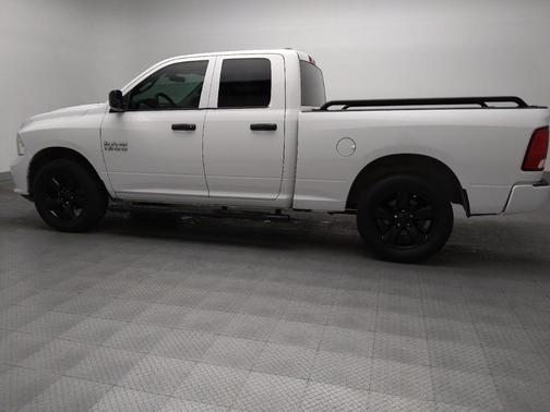 Brilliant Black Crystal Pearlcoat 2017 RAM 1500 Express