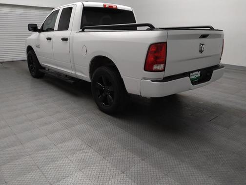 Brilliant Black Crystal Pearlcoat 2017 RAM 1500 Express