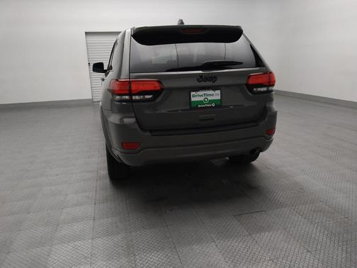 Gray 2019 Jeep Grand Cherokee Altitude