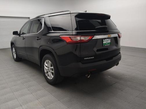 Mosaic Black Metallic 2020 Chevrolet Traverse LT Cloth
