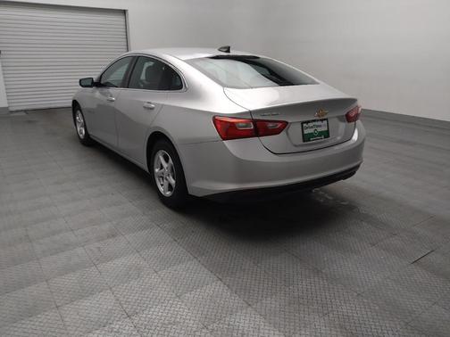 Silver Ice Metallic 2018 Chevrolet Malibu 1LS