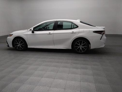Super White 2021 Toyota Camry SE