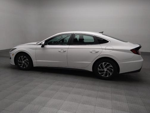 2022 Hyundai SONATA Hybrid Base