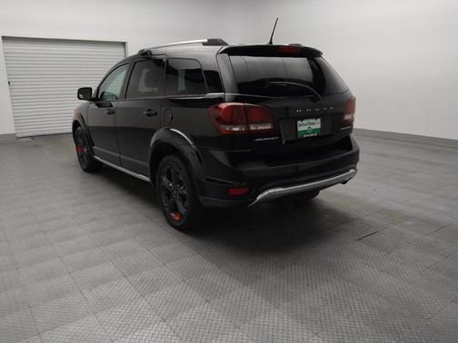 Pitch Black Clearcoat 2020 Dodge Journey Crossroad