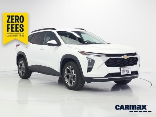 White 2025 Chevrolet Trax LT