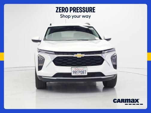White 2025 Chevrolet Trax LT
