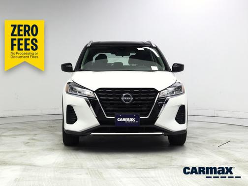 White 2023 Nissan Kicks SV