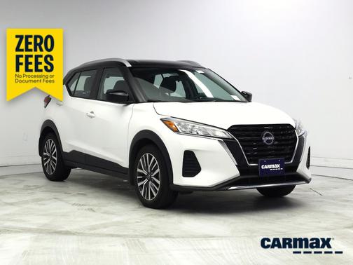 White 2023 Nissan Kicks SV