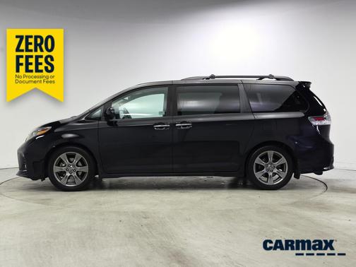 Black 2019 Toyota Sienna SE Premium