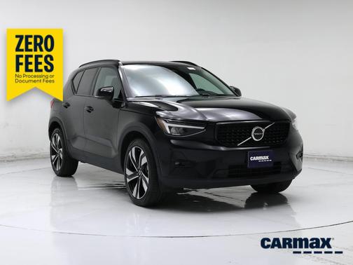 Black 2025 Volvo XC40 B5 Plus Dark Theme