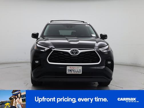 Black 2024 Toyota Highlander XLE