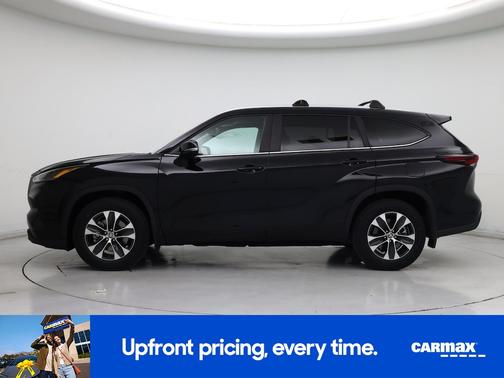 Black 2024 Toyota Highlander XLE