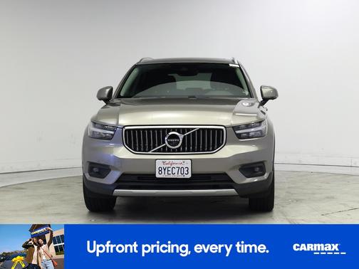 Gray 2022 Volvo XC40 T5 Inscription