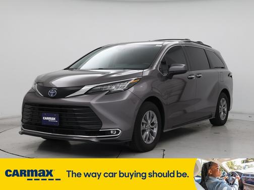 2022 Toyota Sienna XLE