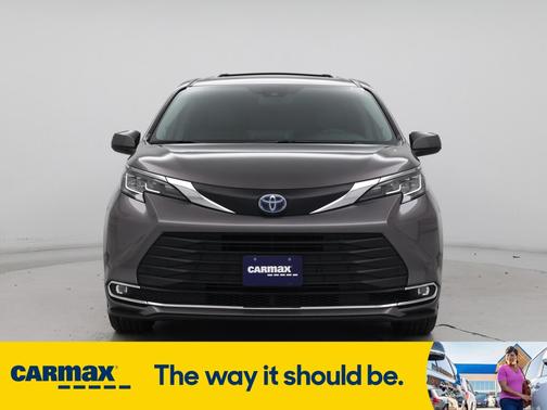 2022 Toyota Sienna XLE