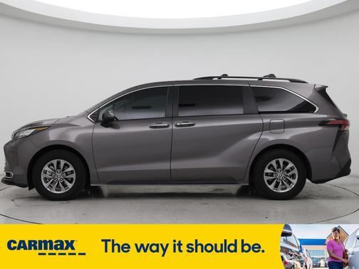 2022 Toyota Sienna XLE