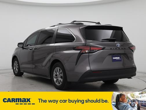 2022 Toyota Sienna XLE