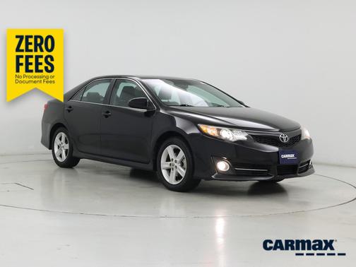 Black 2014 Toyota Camry SE