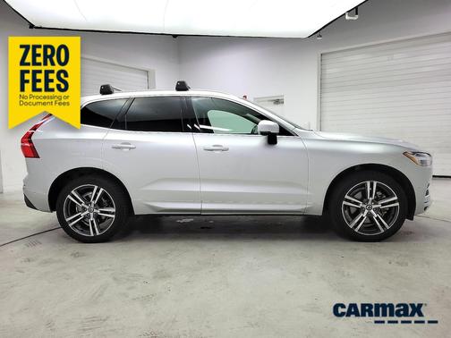 Silver 2019 Volvo XC60 Recharge Plug-In Hybrid T8 Momentum