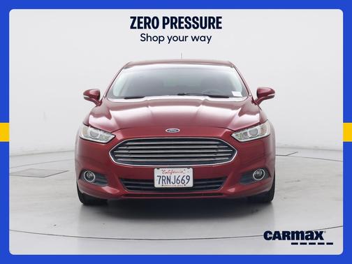 Red 2016 Ford Fusion SE