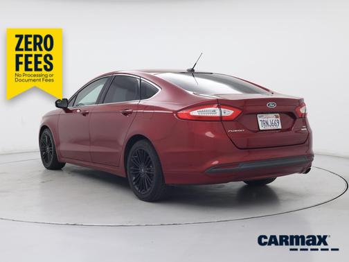 Red 2016 Ford Fusion SE
