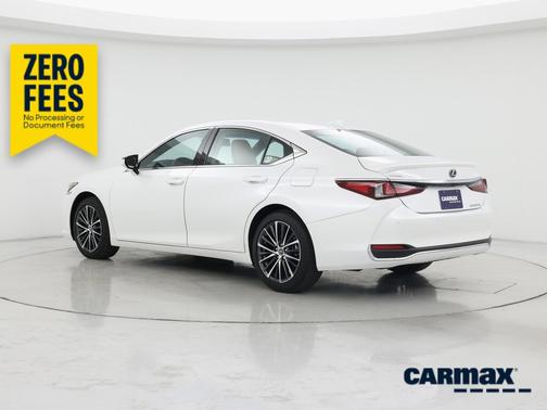 White 2025 Lexus ES 300h