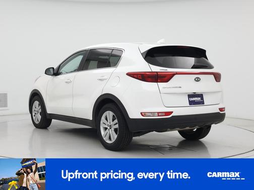 White 2018 Kia Sportage LX