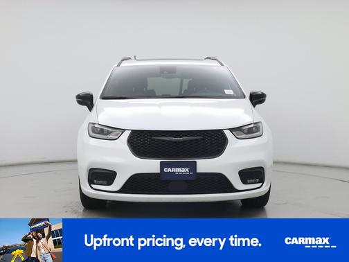 White 2025 Chrysler Pacifica Limited