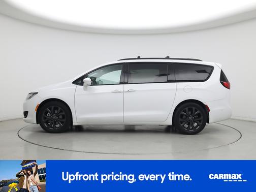 White 2019 Chrysler Pacifica Limited