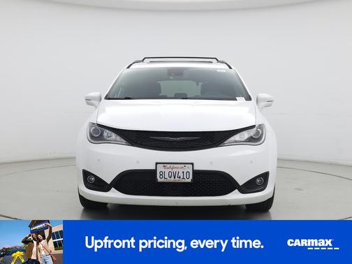 White 2019 Chrysler Pacifica Limited