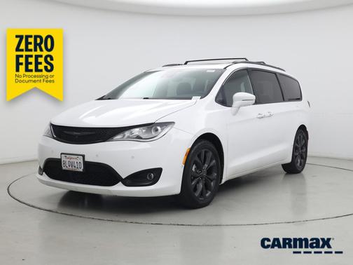 White 2019 Chrysler Pacifica Limited